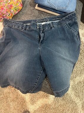 Sonoma Blue Women's Jean Shorts RE